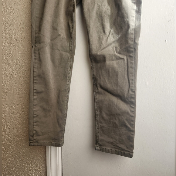 maurices- Olive Colored Jegging - Picture 4 of 5